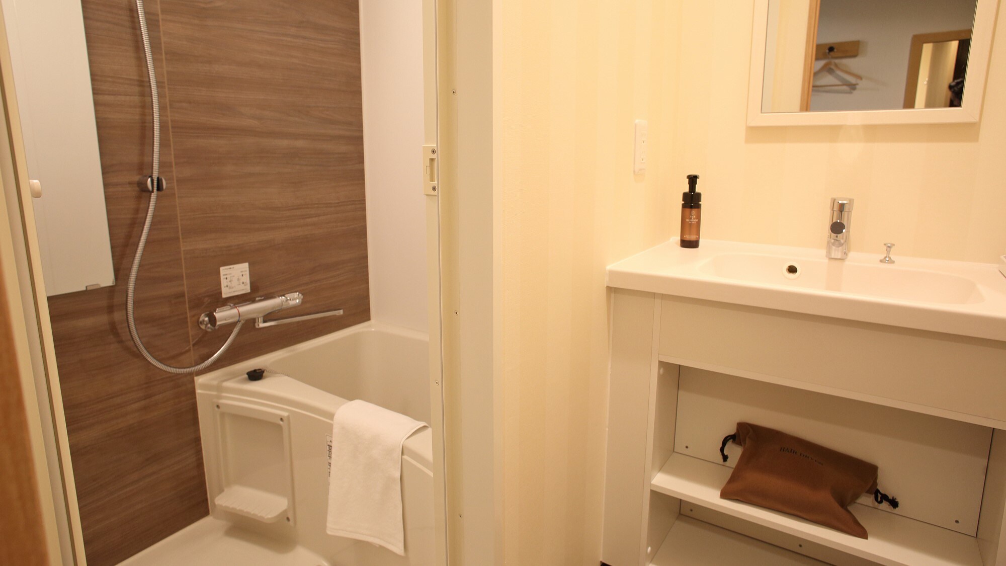 標準雙床房浴室