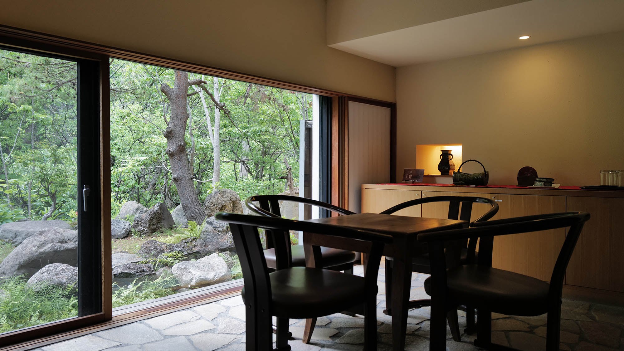 【원천 포레스트 뷰】1층 일본식 서양실 거실