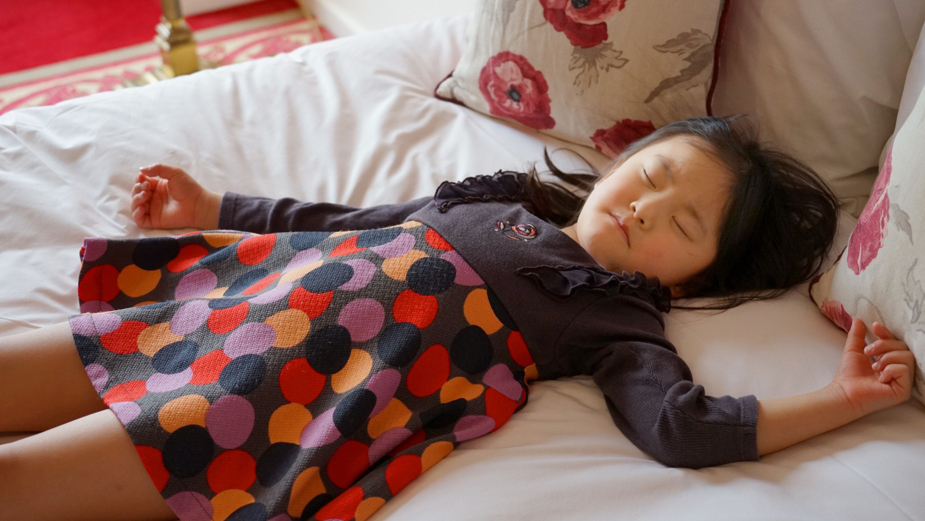 學生及以下可免費睡在同一張床上