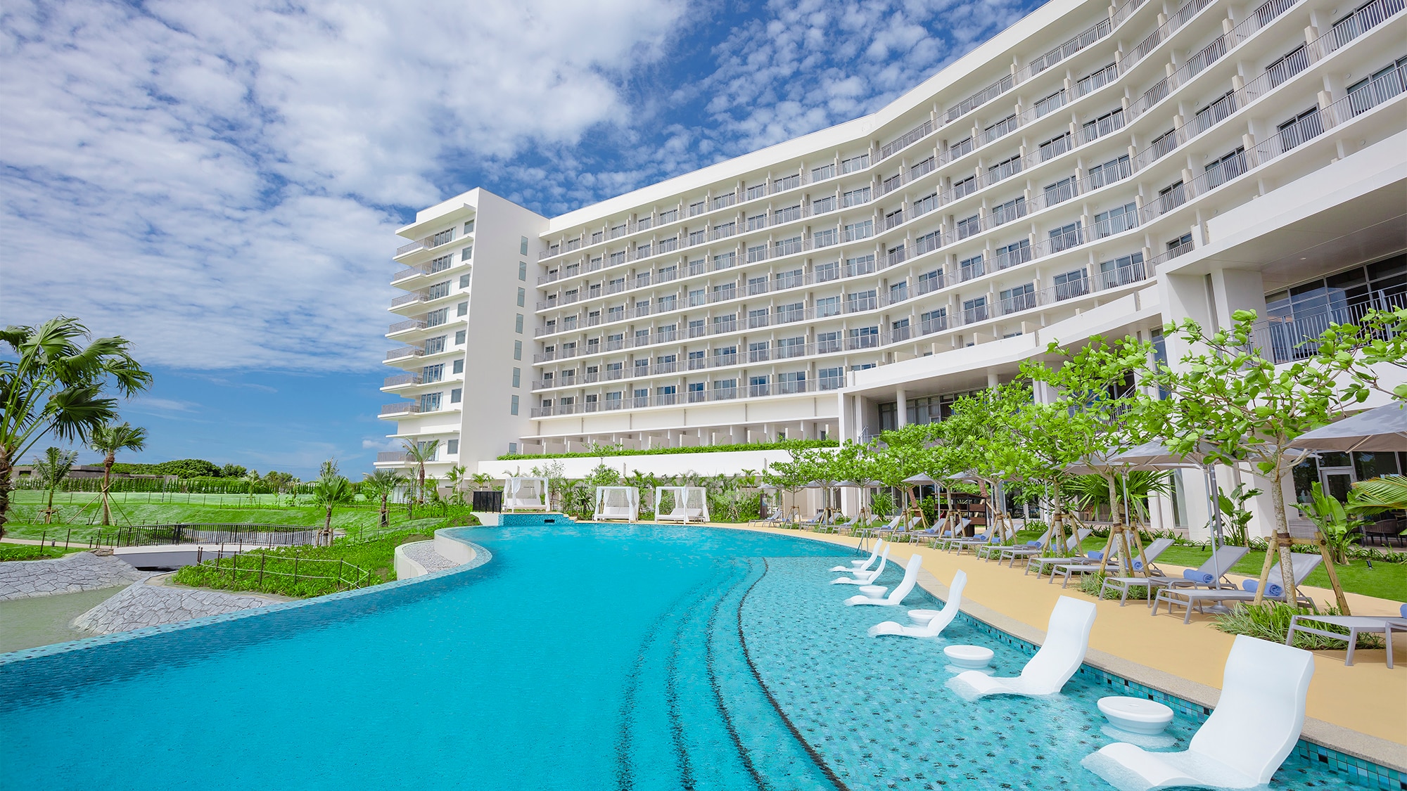 [Outdoor pool (seasonal only)] Free use for guests during their stay! There is also a children's area for families.