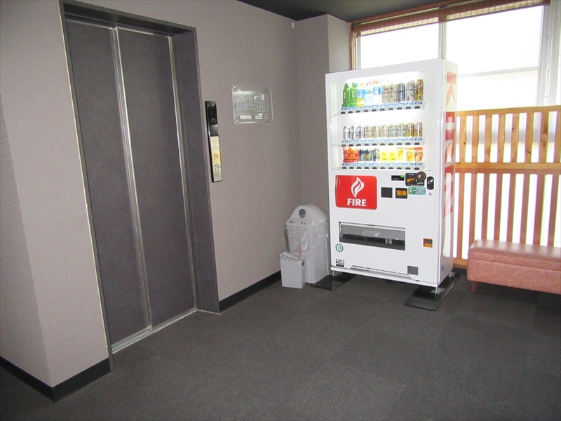 Juice vending machines are installed on the 3rd and 4th floors of the 2nd floor (large communal bath).