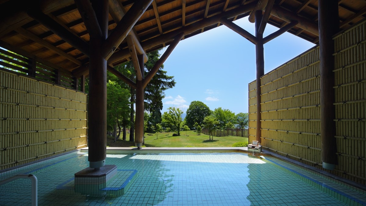 【溫泉】十和田湖西岸唯一的露天溫泉浴場（夏季）