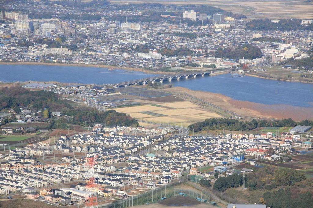 15 minutes by car from National Highway No. 16 Oshimata intersection