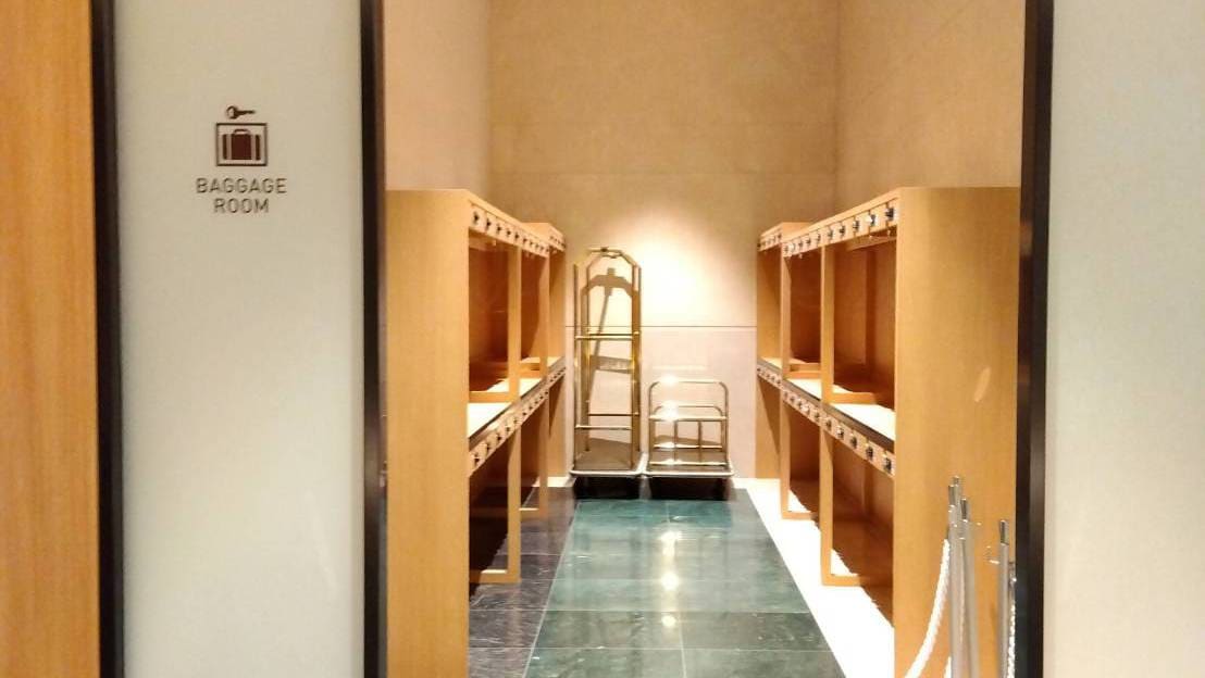 Lobby Cloakroom