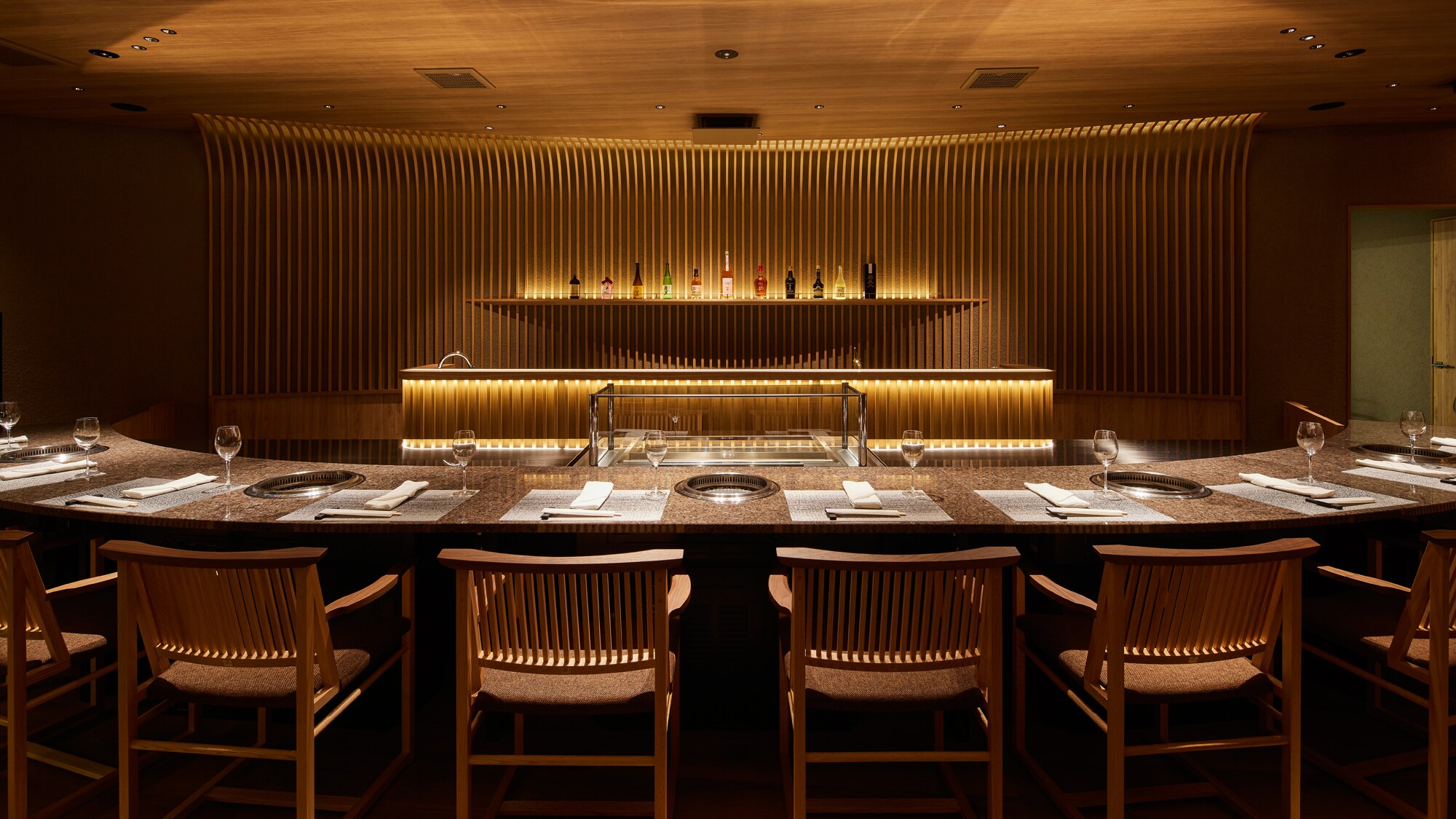 [Awaji Yakiniku Kappo "Kohaku"] A yakiniku kappo experience with all five senses, with attention to detail in a sophisticated space and service.