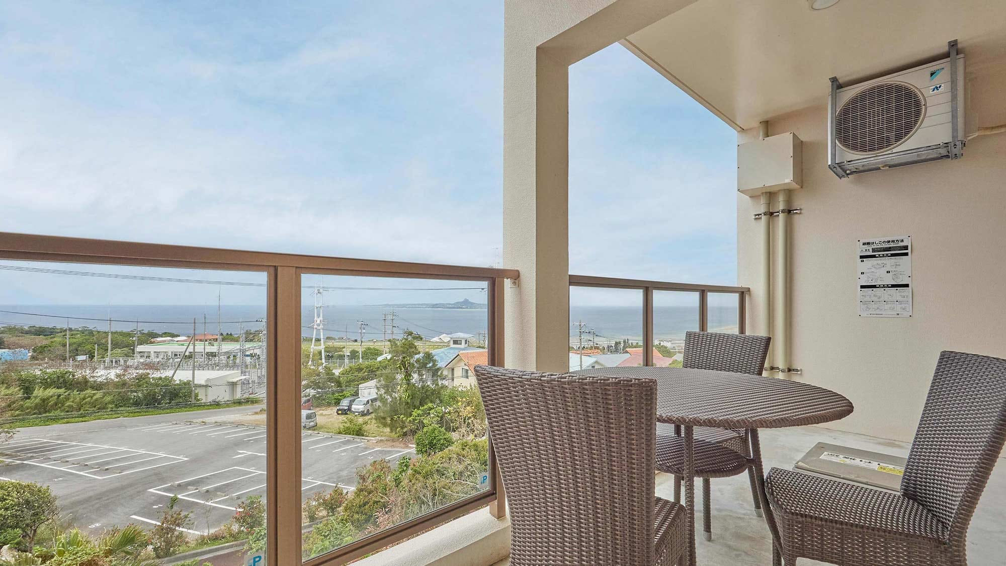 [Sea Breeze/Workcation Executive] Refresh your mind while looking at the ocean (views vary depending on the room)