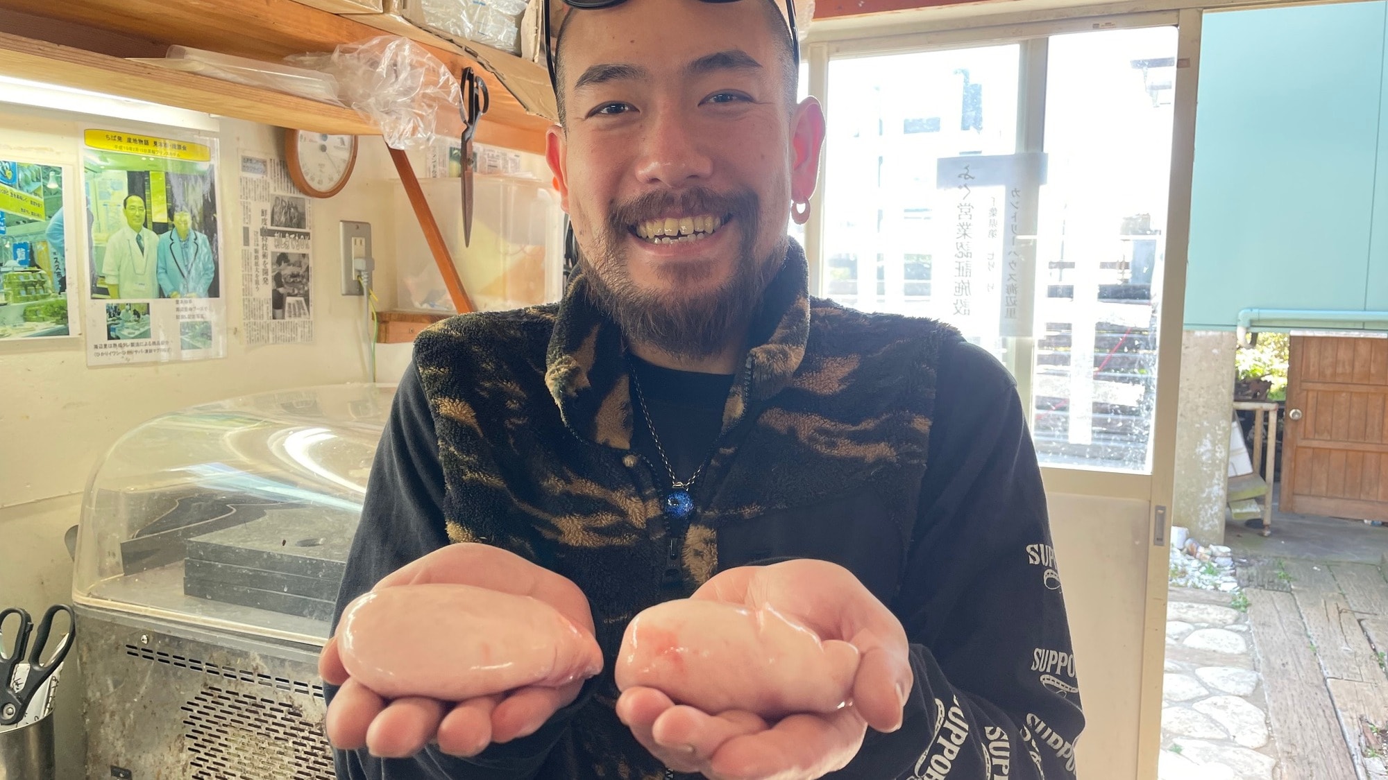 【钓鱼住宿套餐】在饭冈港享受钓鱼的乐趣，然后直接前往享用晚餐！特色菜是河豚精子！