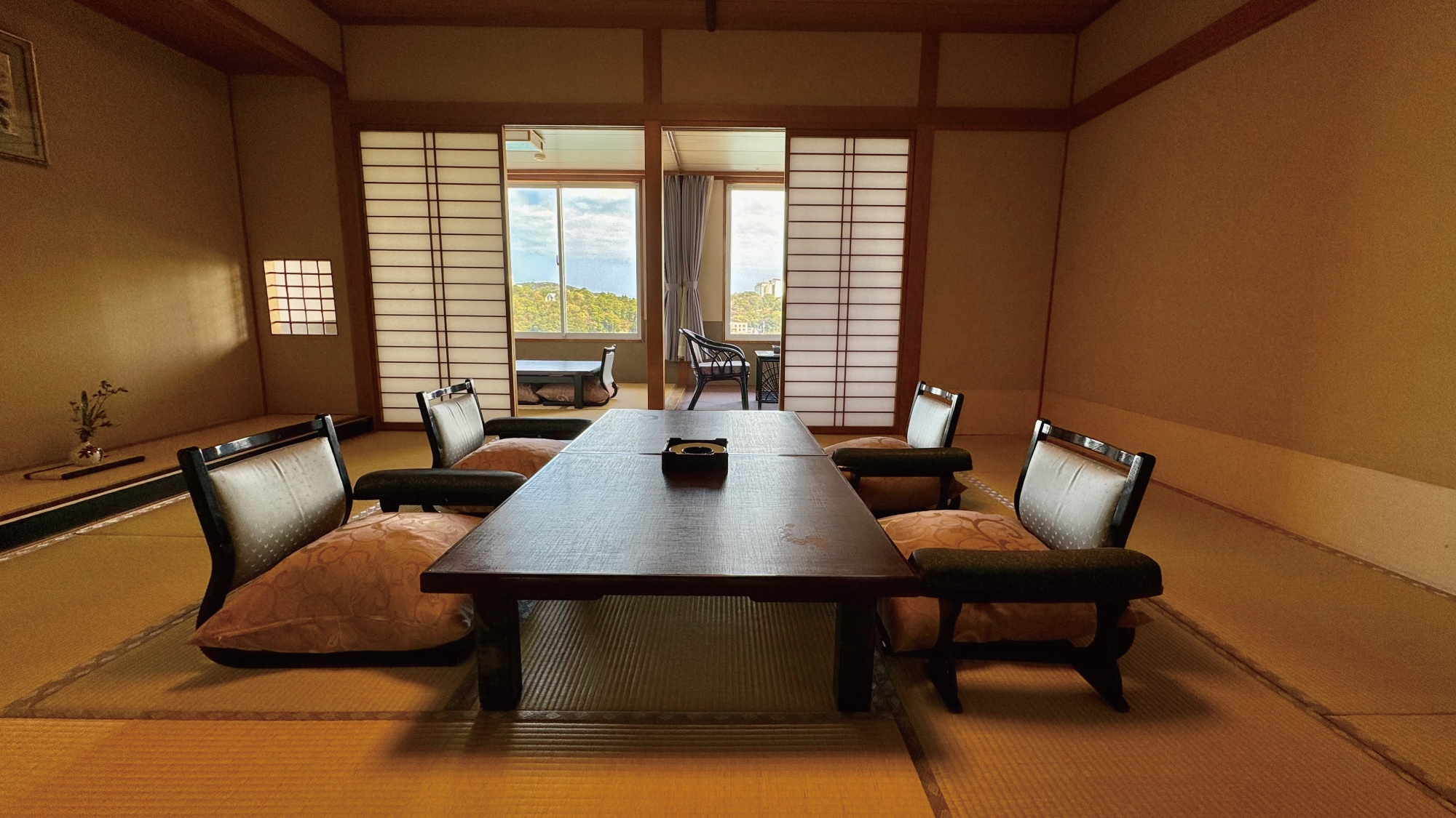 Hanaayaka (Phòng kiểu Nhật 12,5 chiếu tatami + 4,5 chiếu tatami)