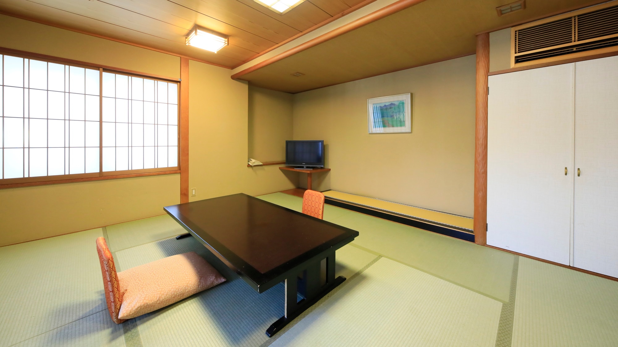[Main building/Japanese-style room with open-air bath]