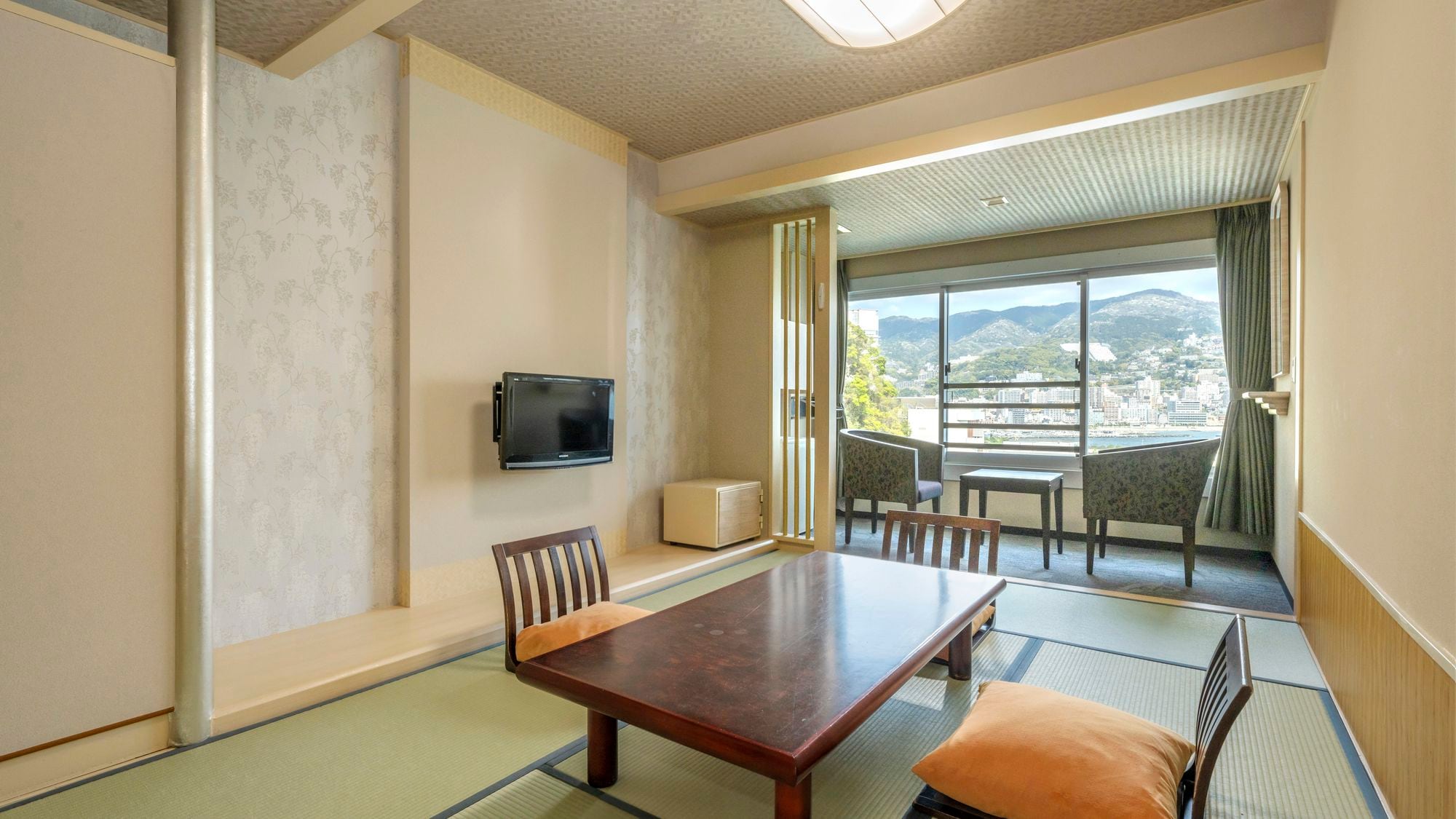 [Ocean] Japanese-style room 7.5 tatami mats to 8 tatami mats