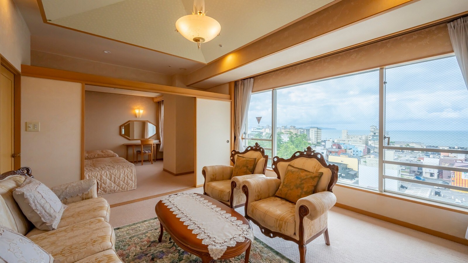 [Panorama Suite Zuikaku with open-air observation bath]
