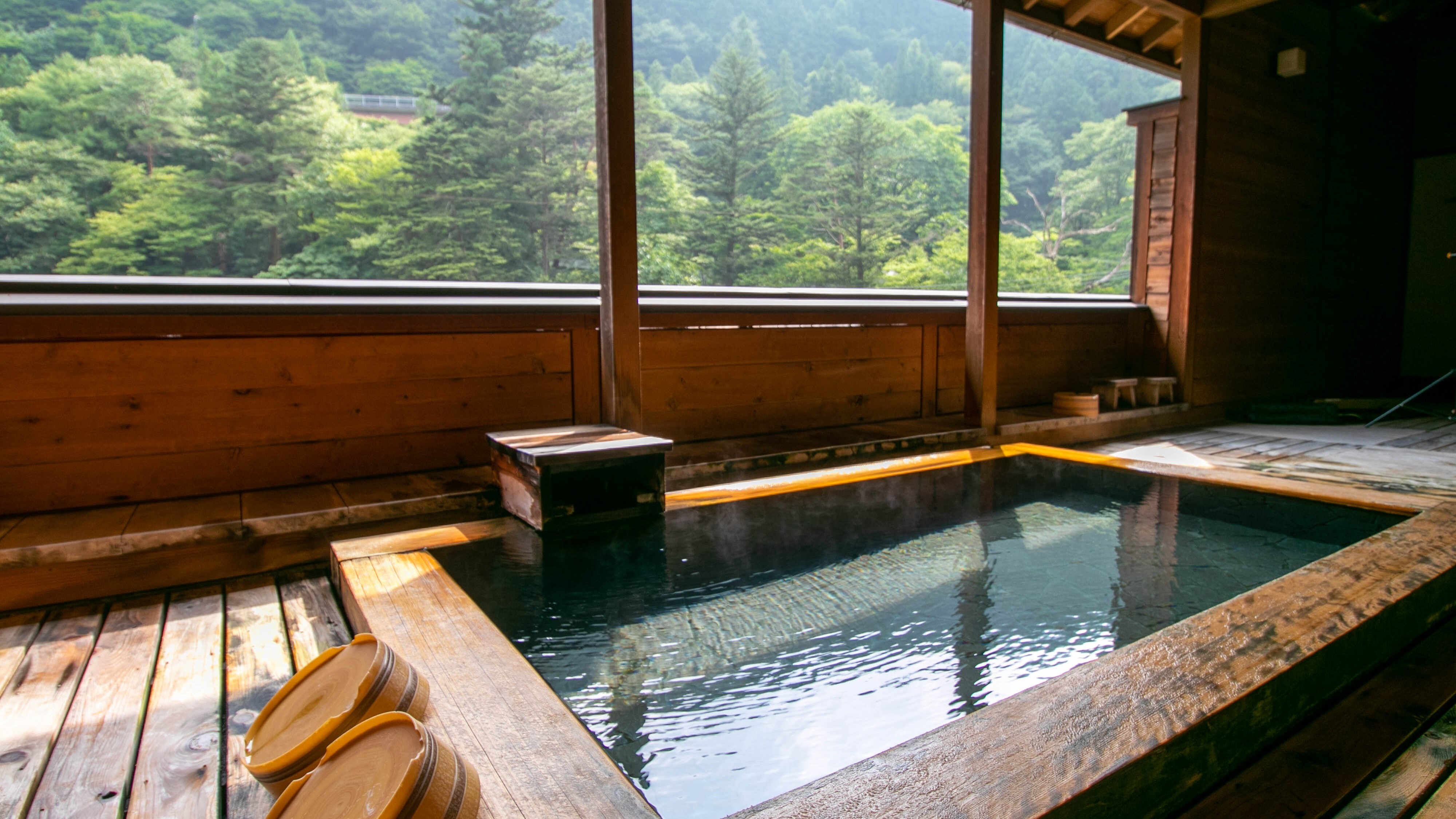 ・ There is an open-air bath that can be reserved.