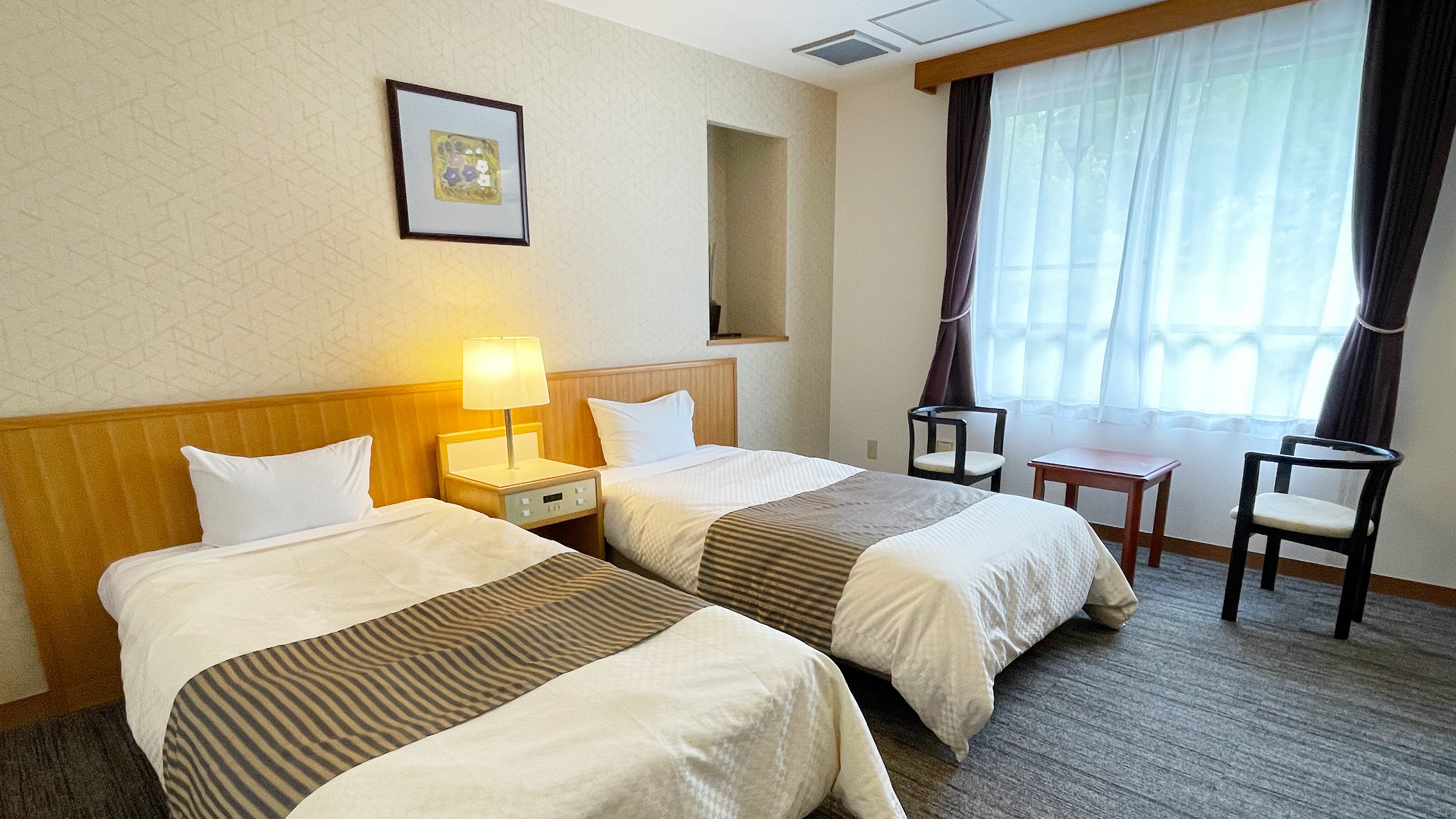 [ฝั่งภูเขา] ห้องทวินสไตล์ตะวันตก (ปลอดบุหรี่)