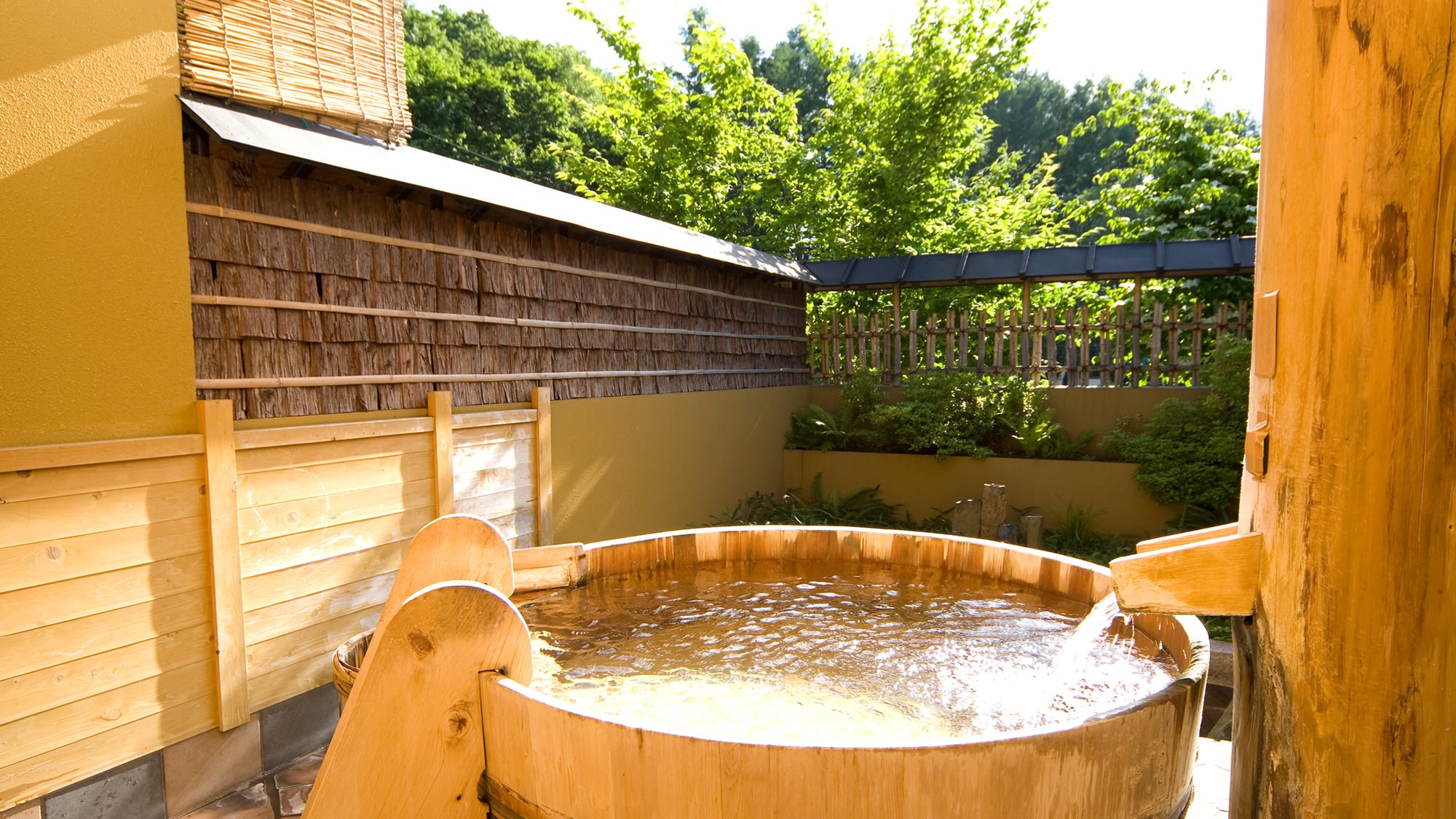 [Private open-air bath "Onsen Douraku"]