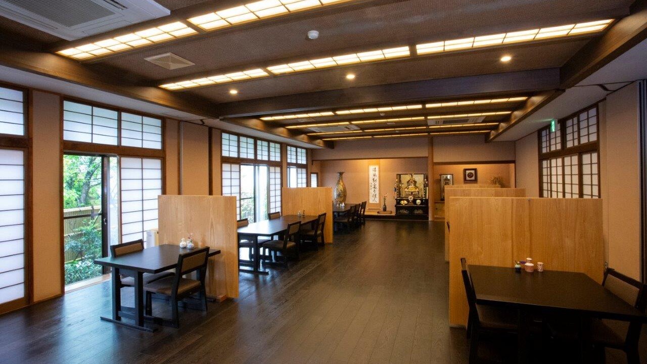 Dining area separated by partitions