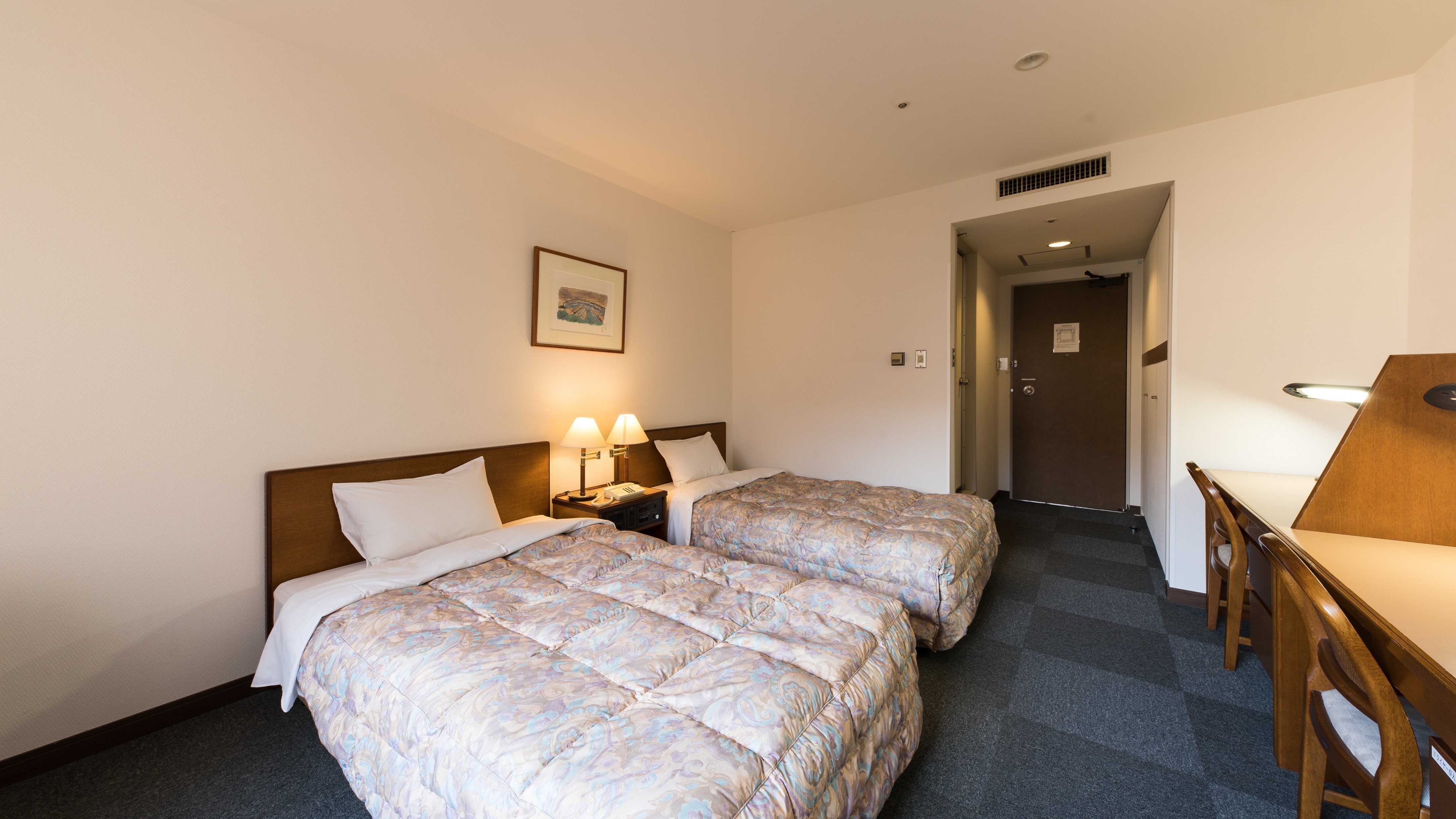 This is a Western-style twin room. All rooms in our hotel are non-smoking.