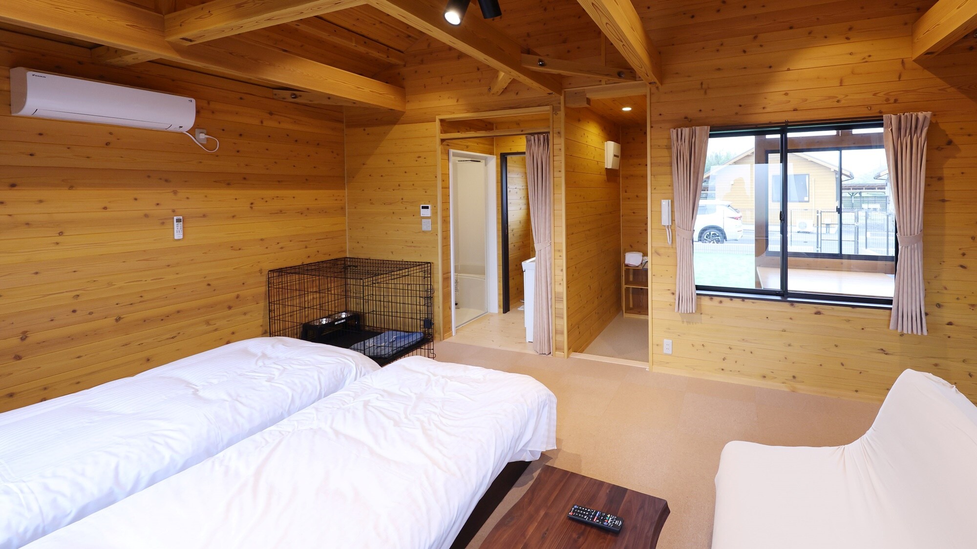 *[Example of new cottages 1-3] For 2-3 people. You can see the dog run from the room.