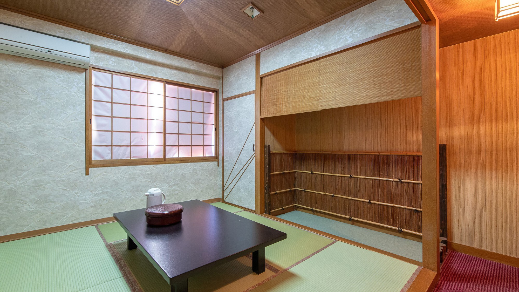 [Non-smoking] Japanese-style room for 1-2 people (with toilet and shared bathroom)