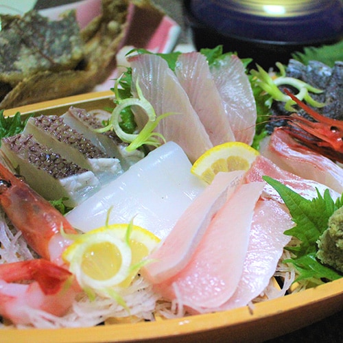 Image of a boat-shaped dish