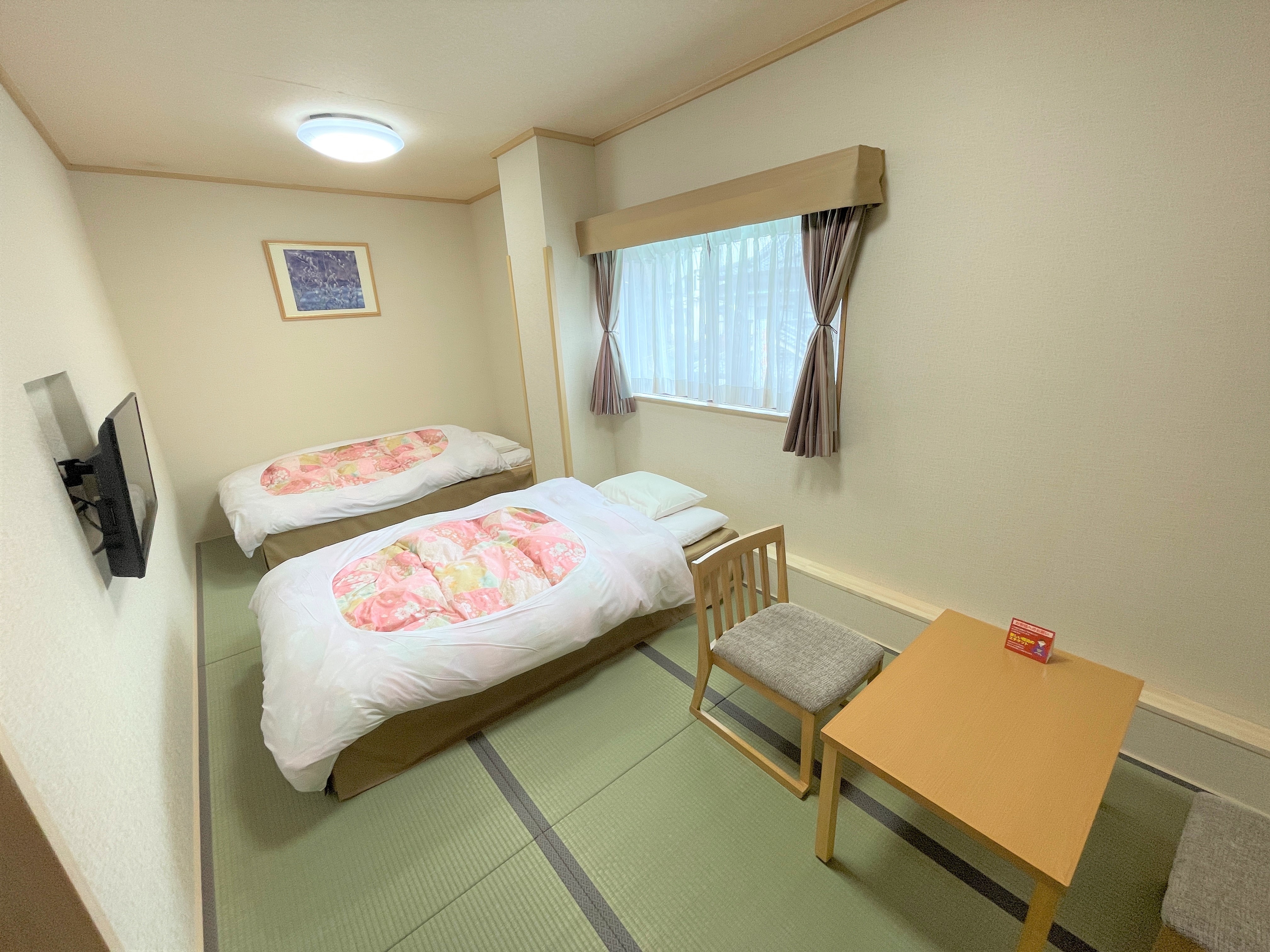 Kamar tidur kembar bergaya Jepang "Annex" (hanya tangga) Contoh *Kami tidak dapat menampung lebih dari dua orang (termasuk anak-anak)