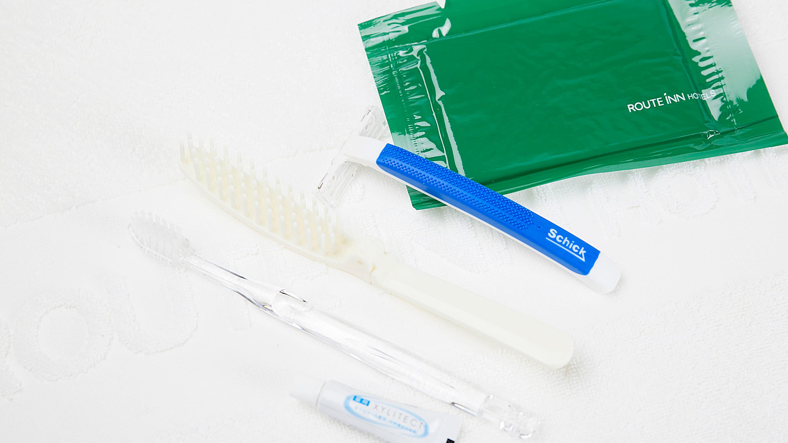 [สิ่งอำนวยความสะดวกในห้องน้ำ] สำลีพันก้าน แปรงสีฟัน หวี มีดโกน ฟองน้ำถูตัว