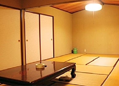 Japanese-style room