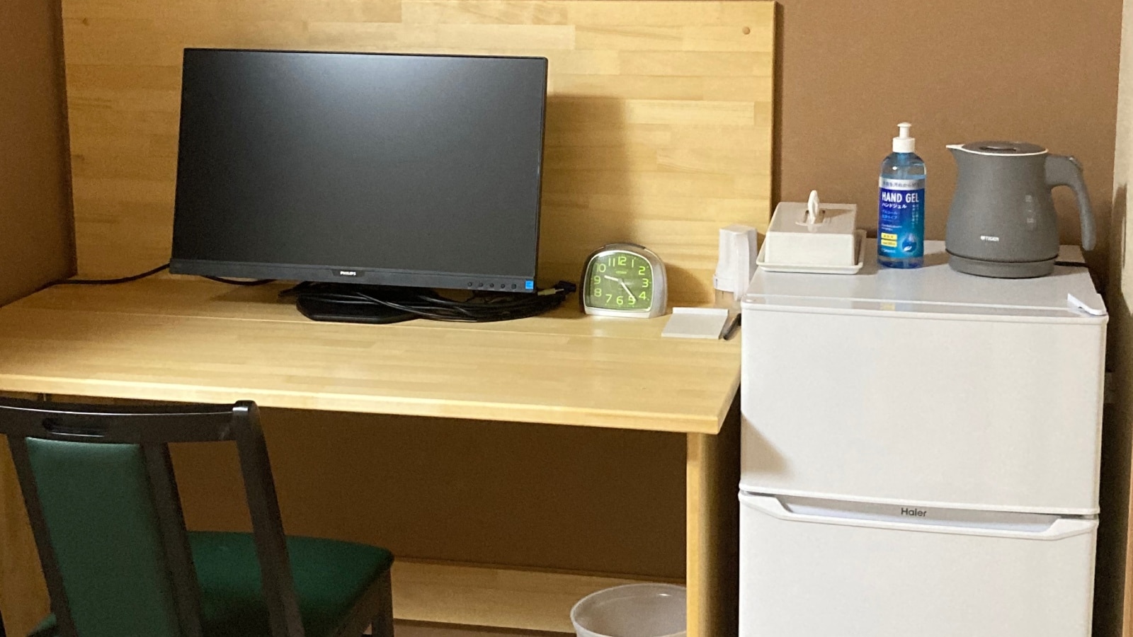 所有房間均配備PC顯示器，雙門冰箱，電熱水壺！