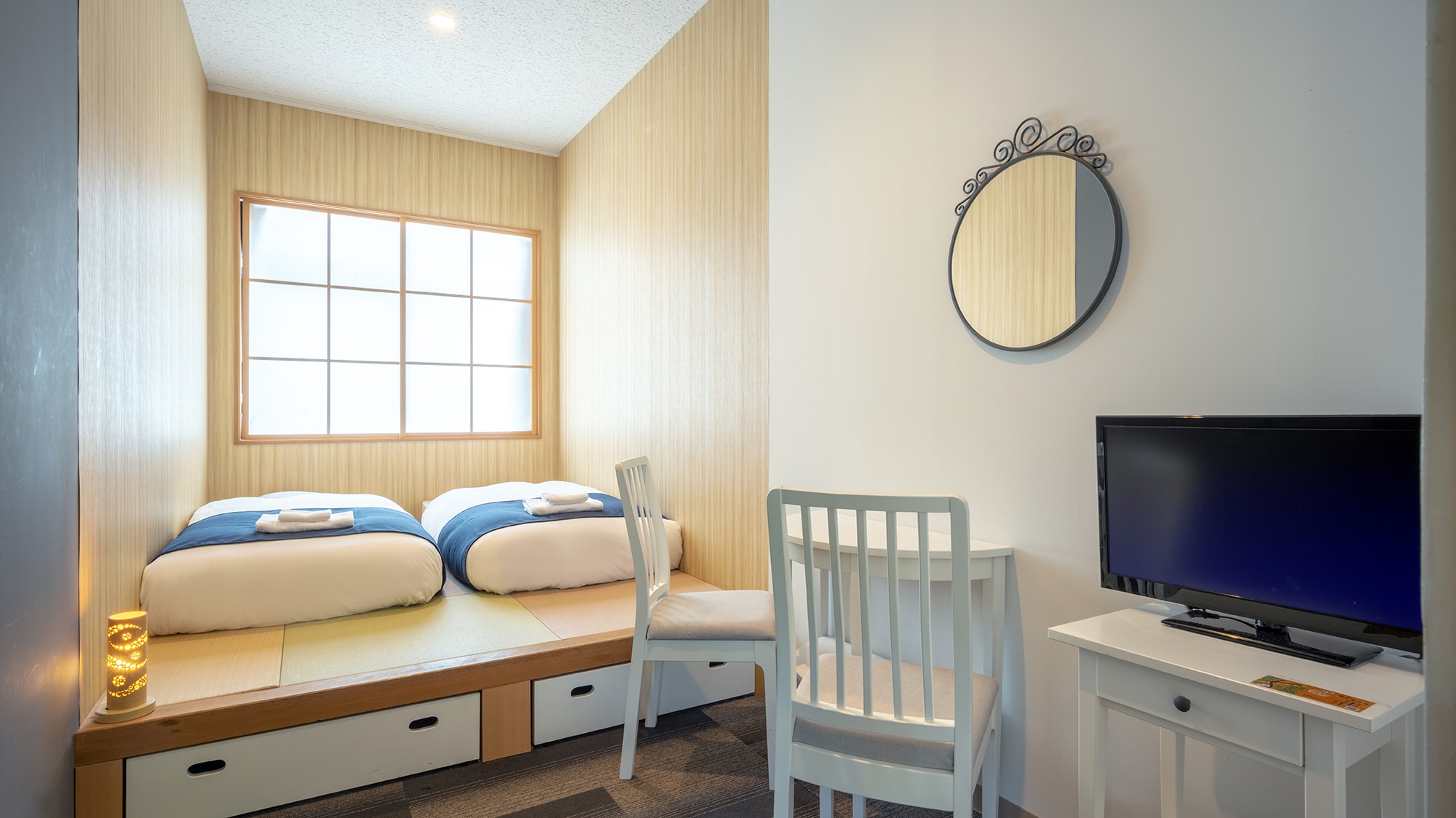 [Compact Japanese-style room] "The comfort of the tatami mats" and "The comfort of the bed"