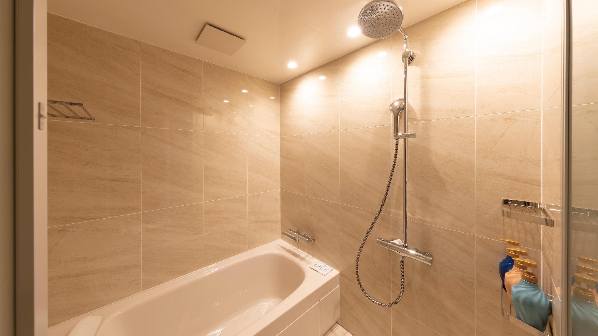 Junior Suite Type-B Bathroom