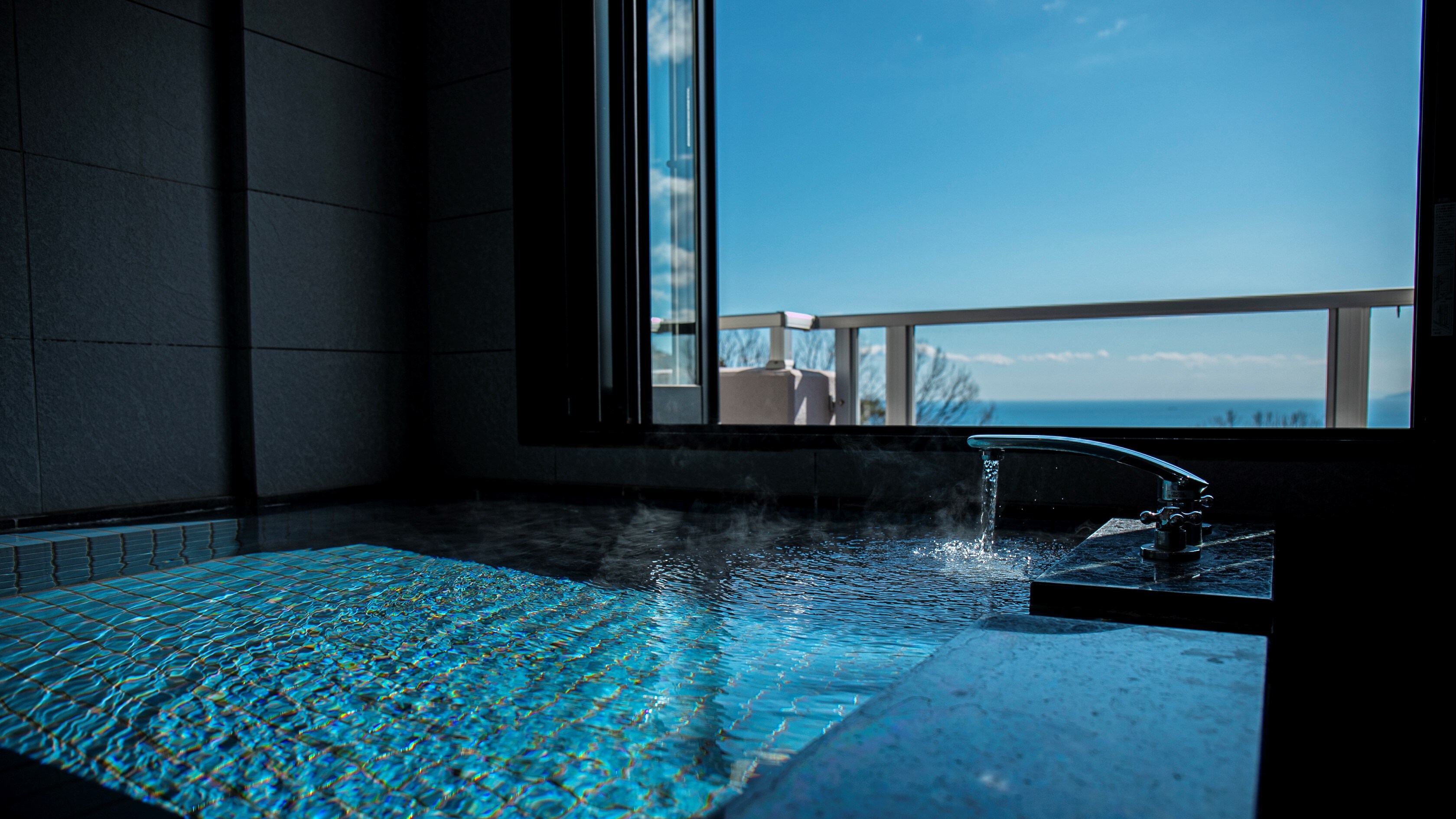 Deluxe view bath/semi-open-air hot spring