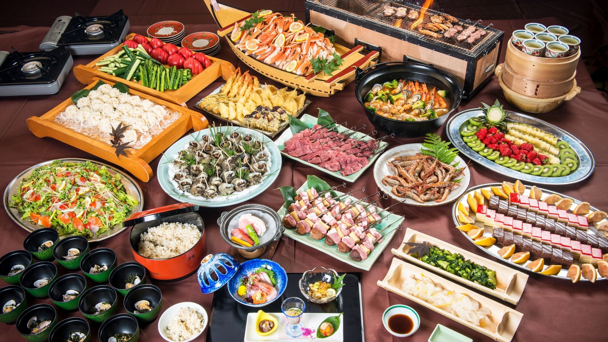 [Prasmanan Shonai Mokke KANI] Nikmati sekitar 20 jenis makanan gourmet Shonai, termasuk makanan laut dan daging babi Sangen!