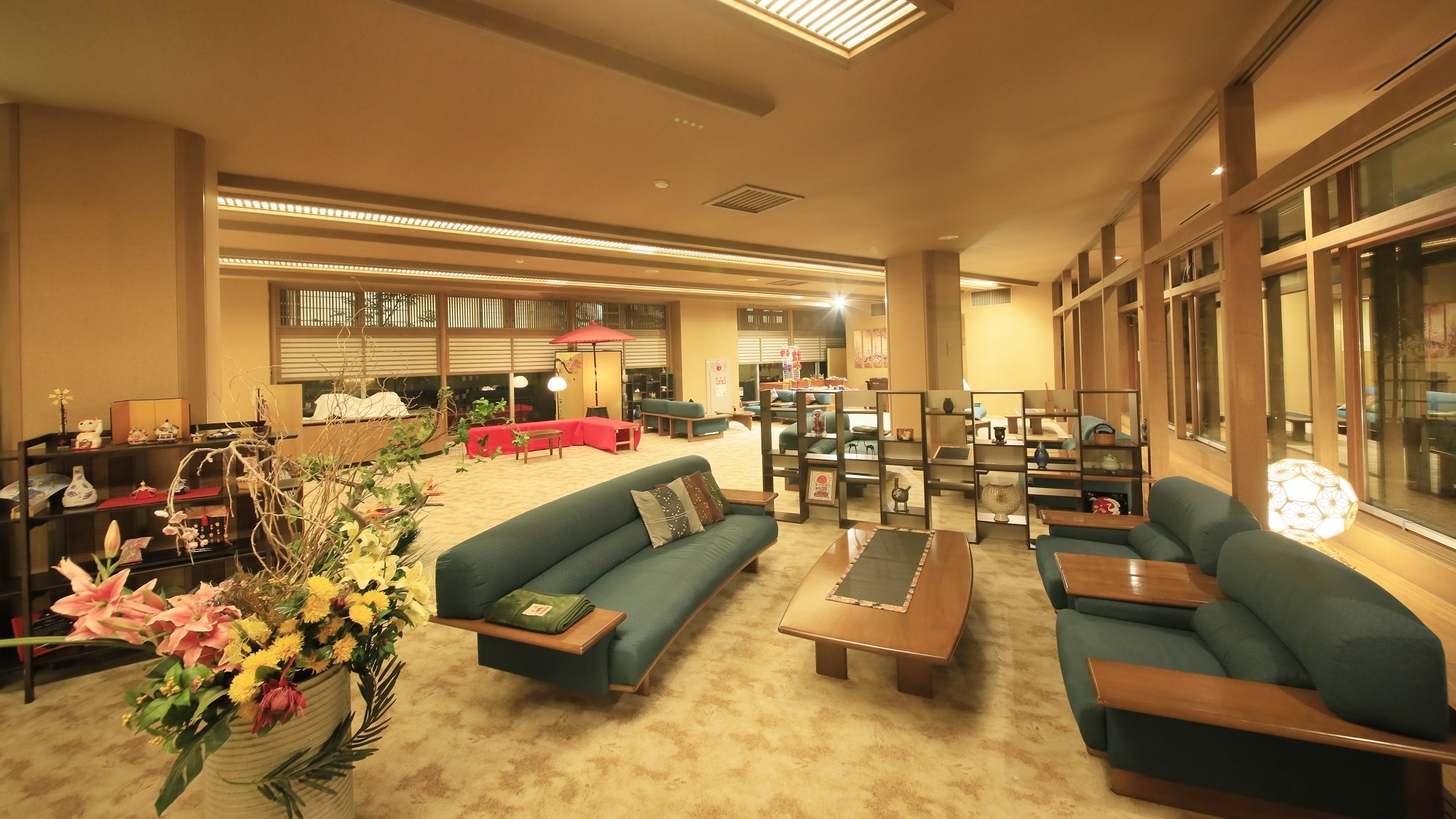 [Lobby] Enjoy your stay in an open space (example)