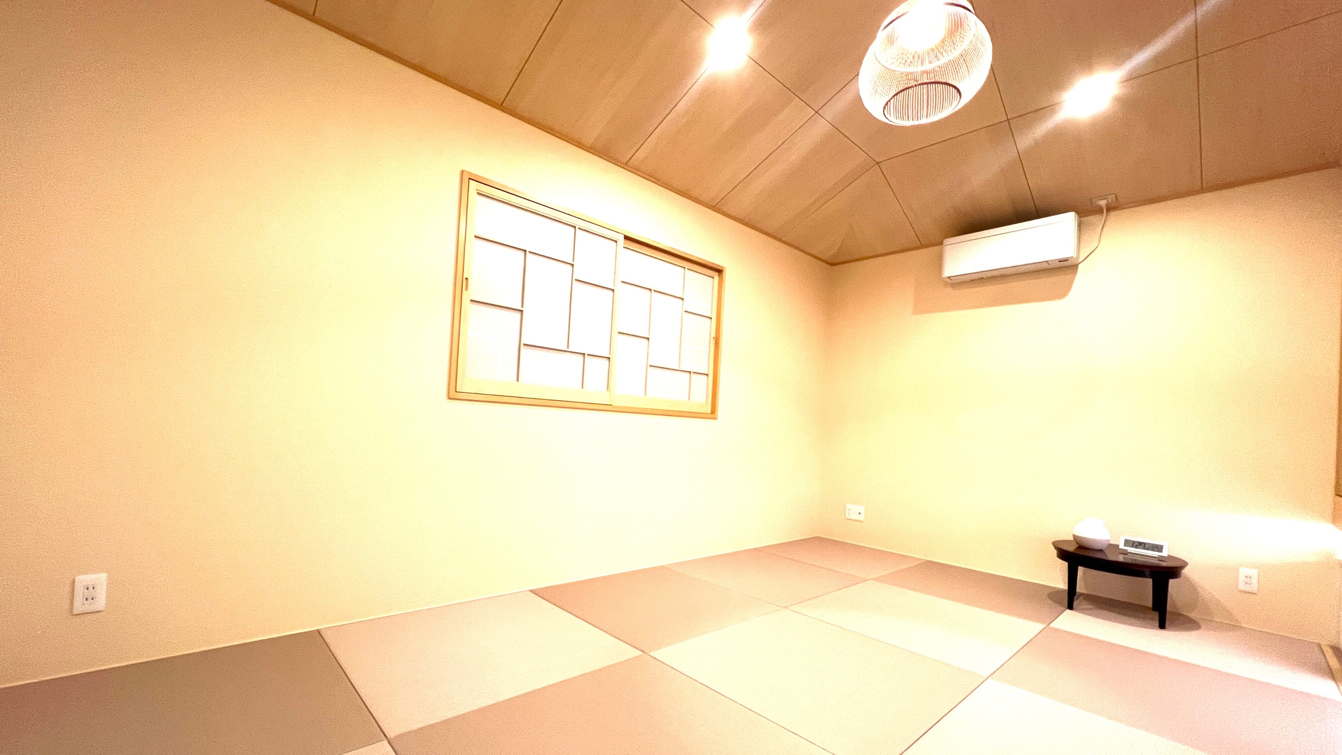 Japanese-style room