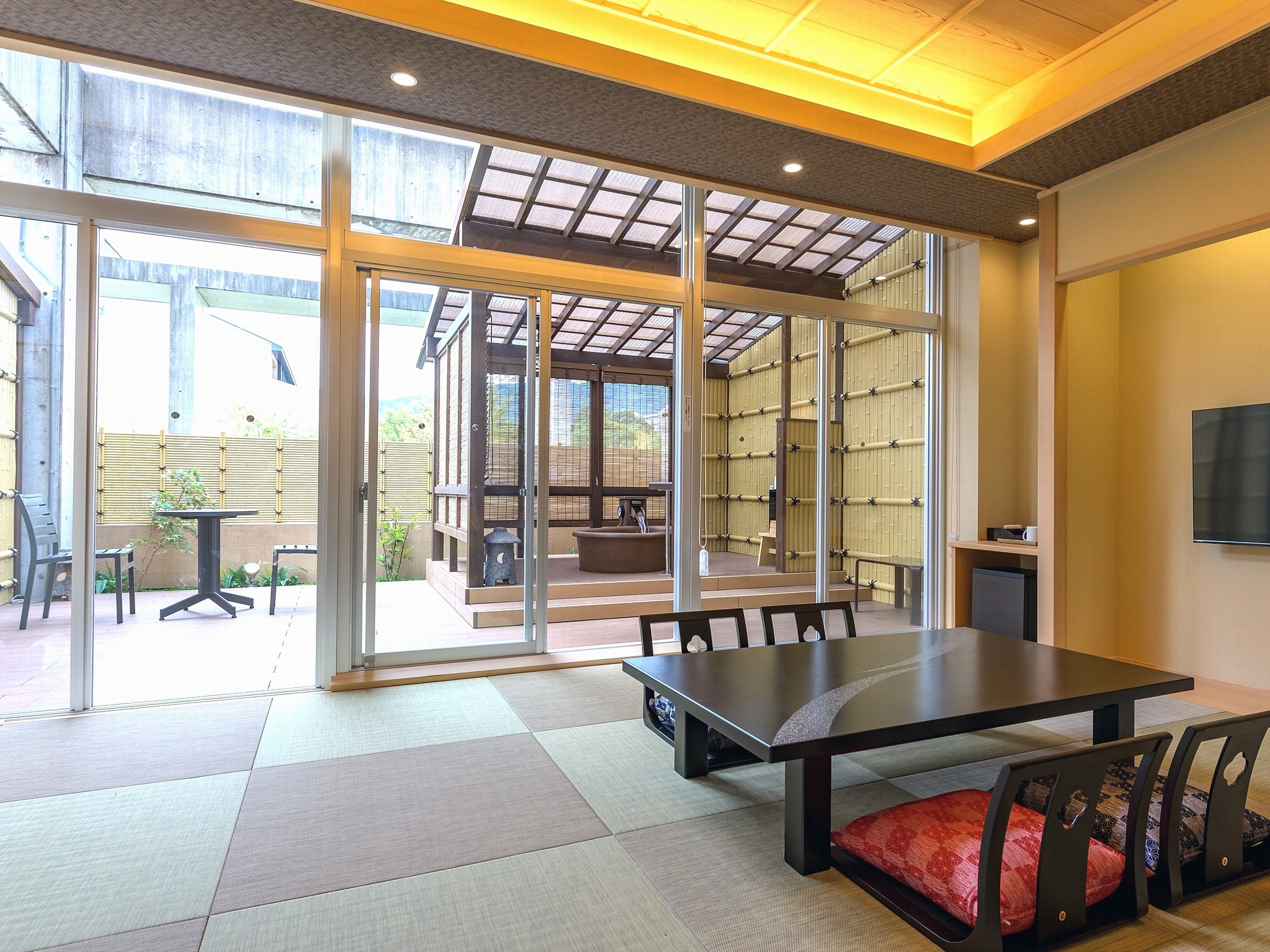 @ Japanese-Western style room with open-air bath on the 3rd floor of the hot spring building