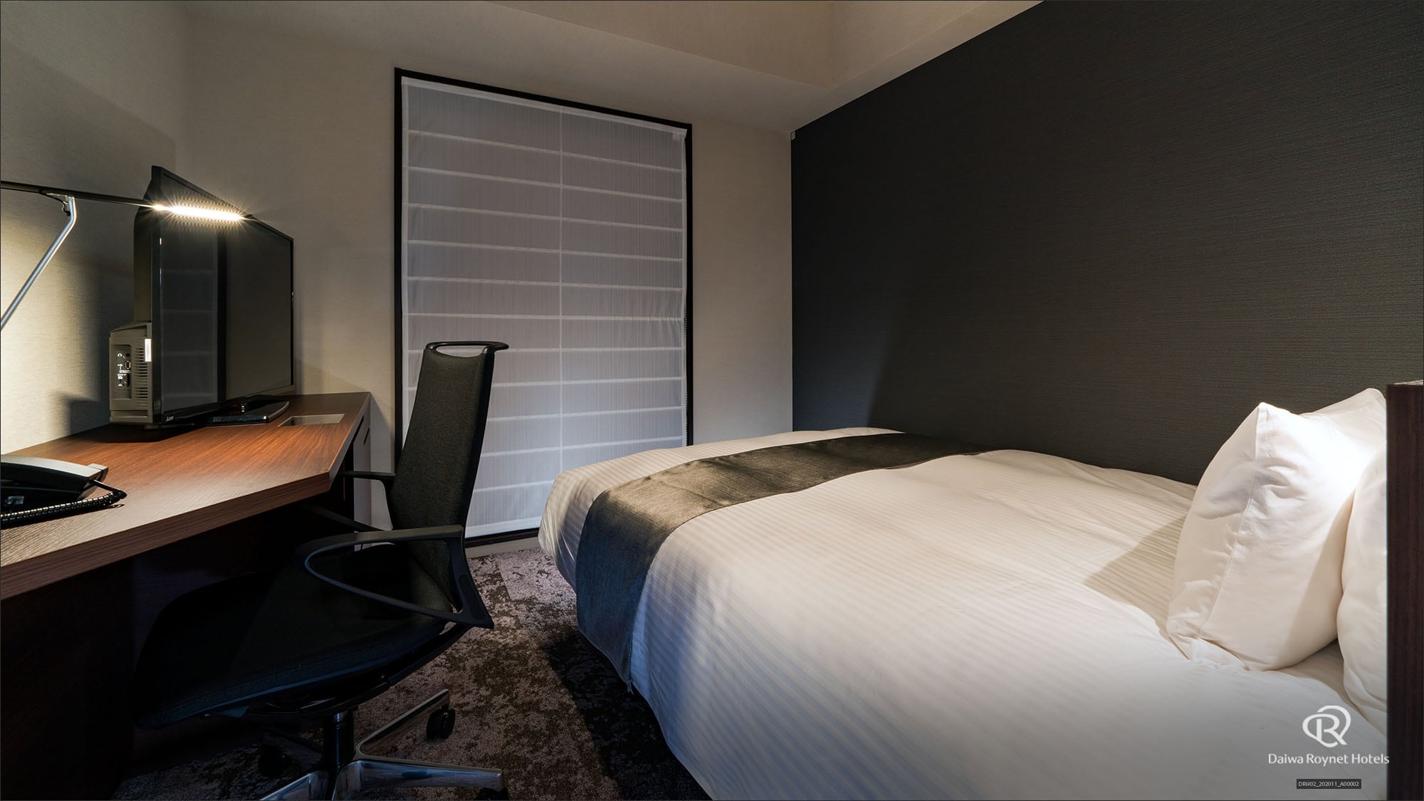 Standard double room 13㎡, bed width 140cm