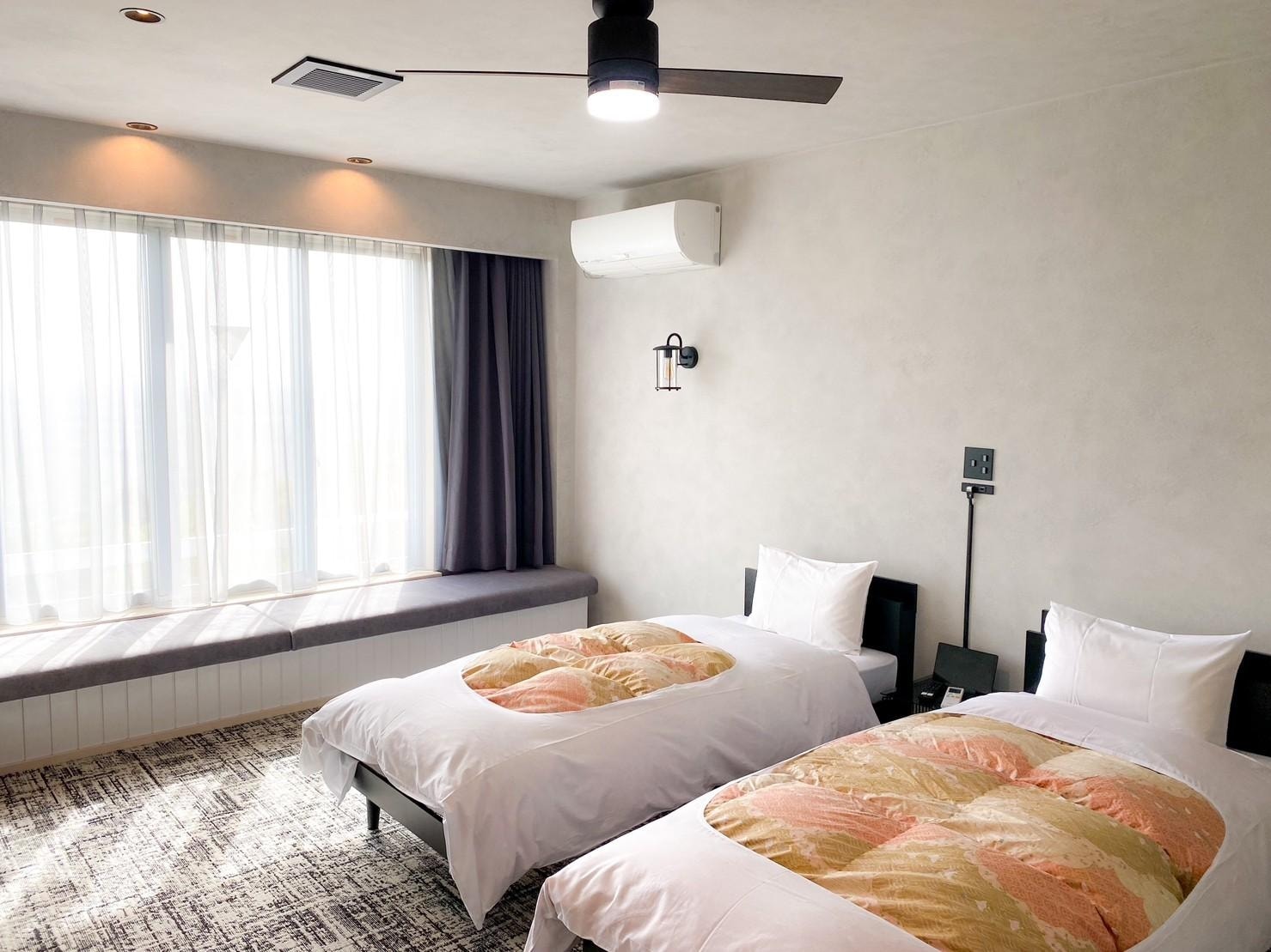 Western-style room [twin] on the top floor with a view of the Kanto Plain