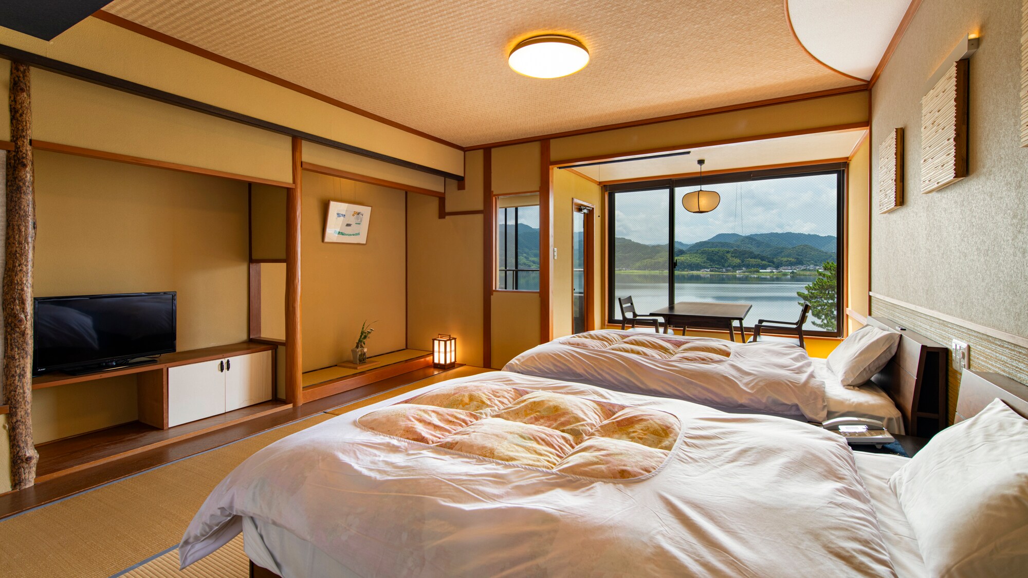 Ryukatei guest room (modern Japanese bedroom)