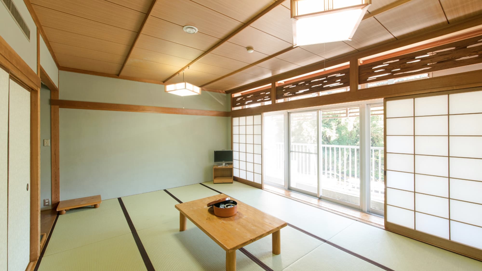* (Gedung utama) Kamar bergaya Jepang dengan 12 tikar tatami <Wi-Fi tersedia! Kamar mandi dan toilet bersama>