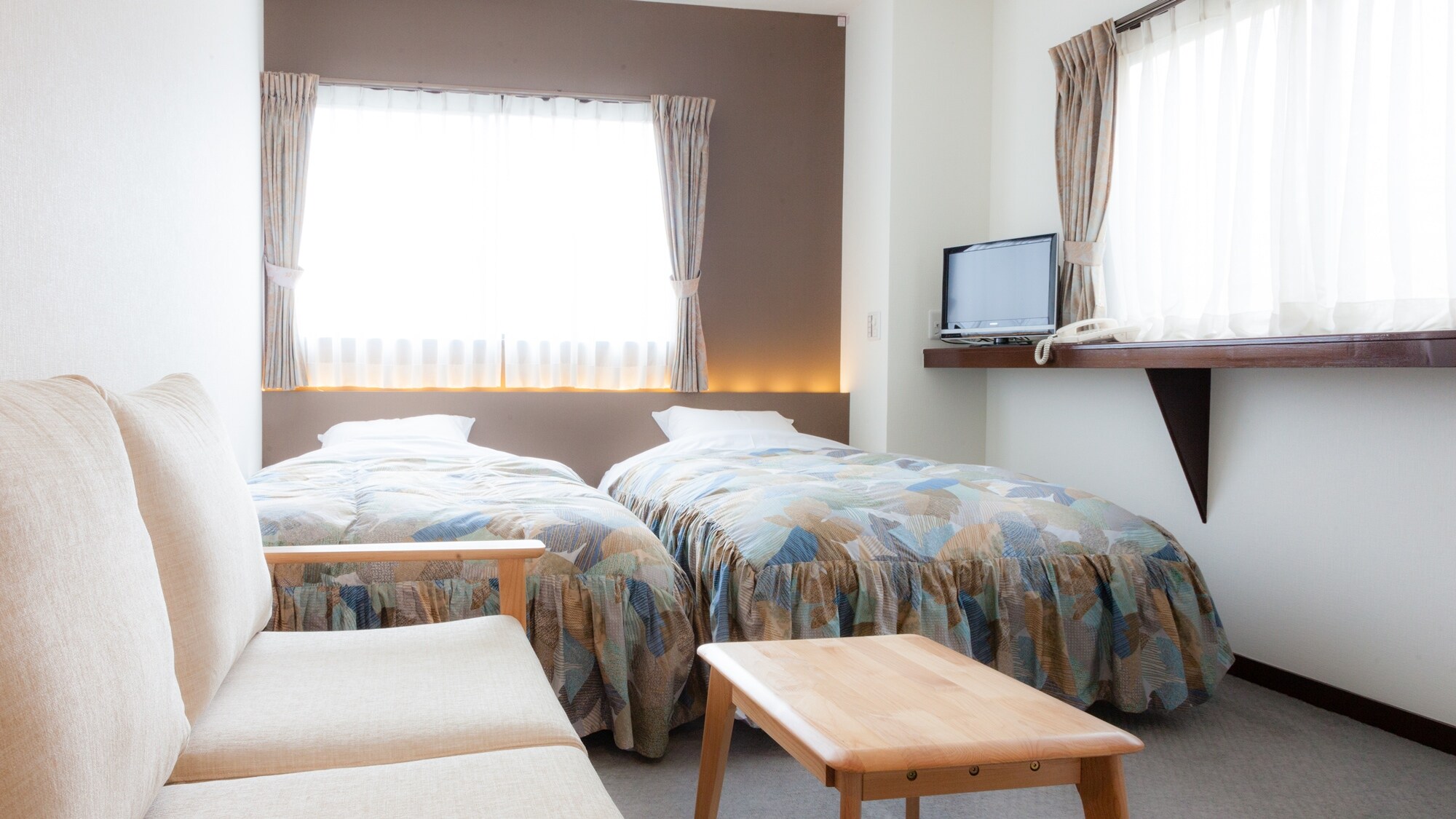 ◆ Twin room ◆ With shower / toilet ◆ No smoking