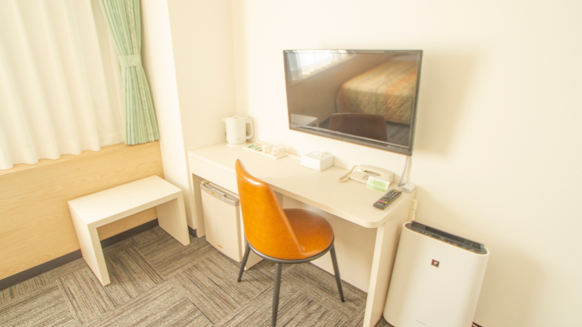 Twin room desk