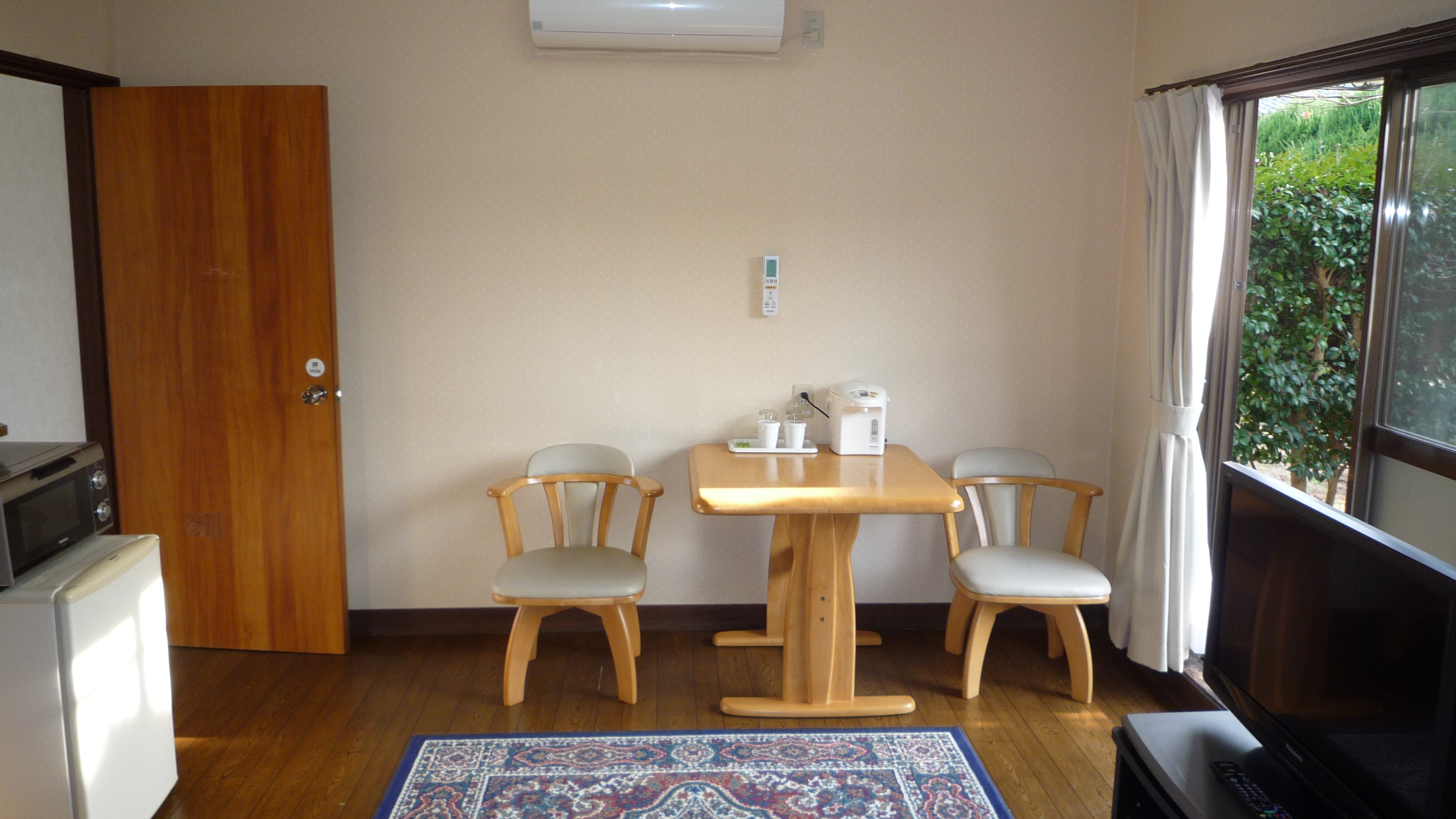 Privately reserved [Western room twin] 18 square meters table space