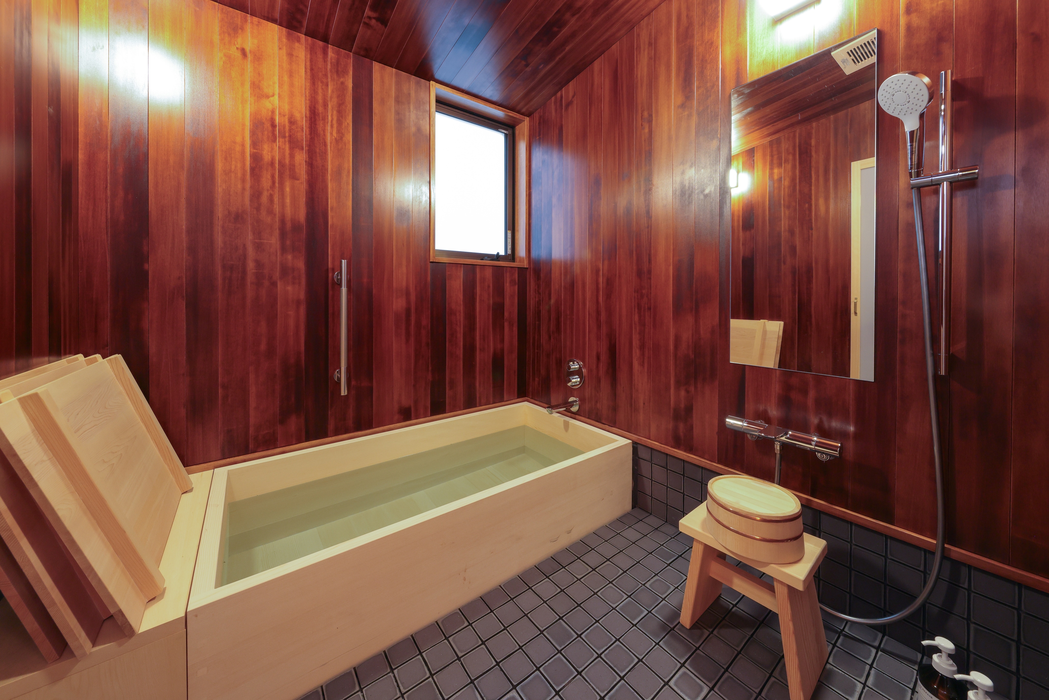 Kamar Bambu - Direnovasi pada Desember 2024