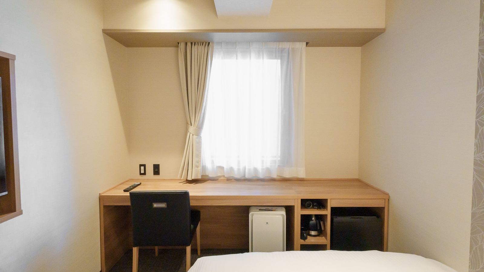 ■ Wide desk single (double)