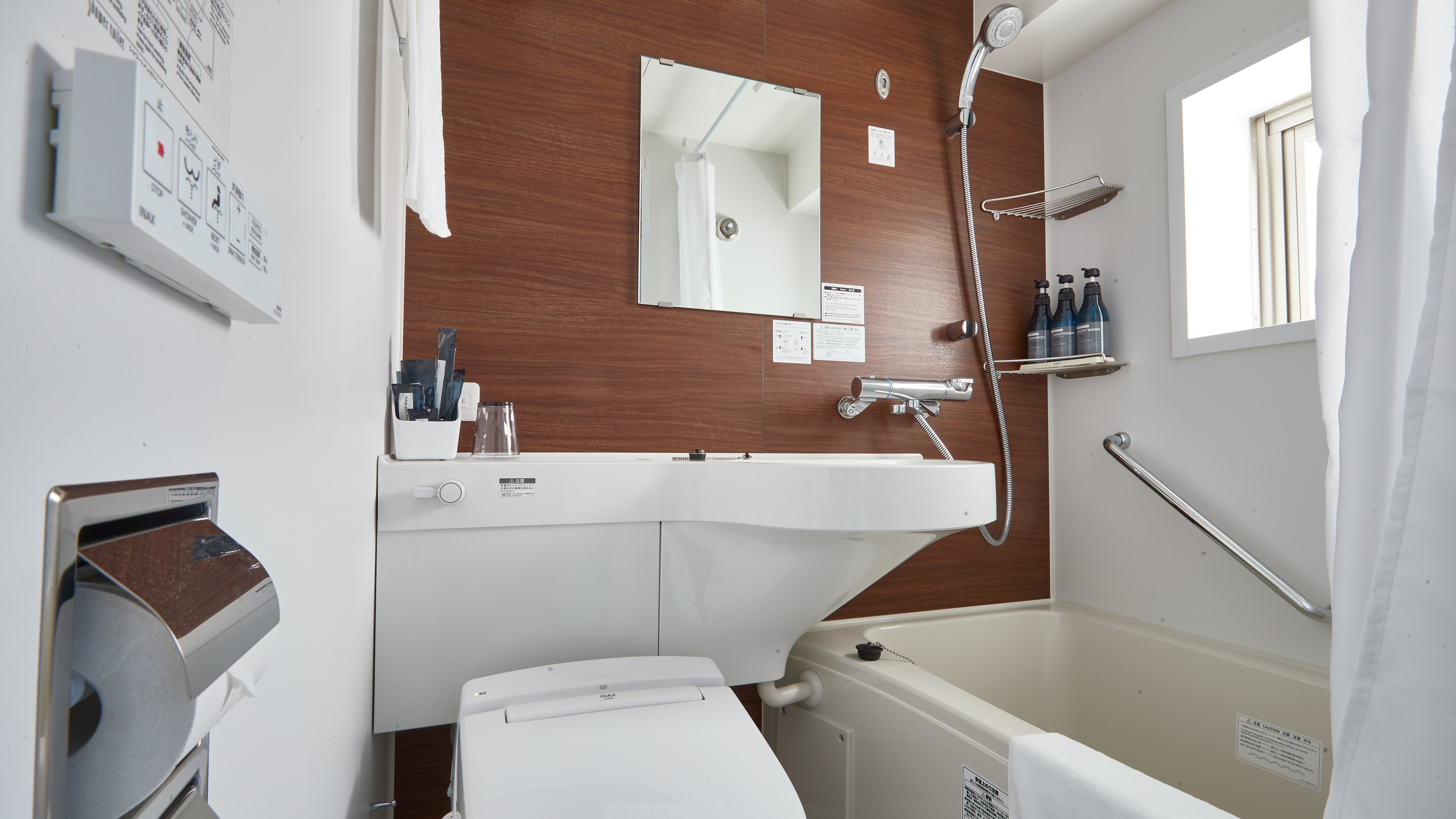 Guest room unit bath