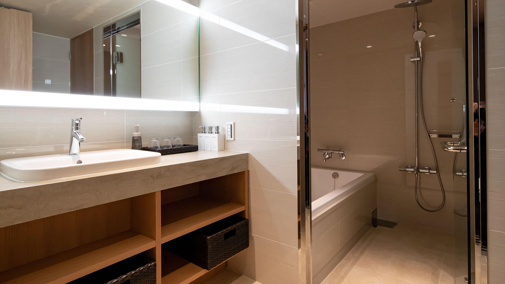 Japanese Triple Bathroom