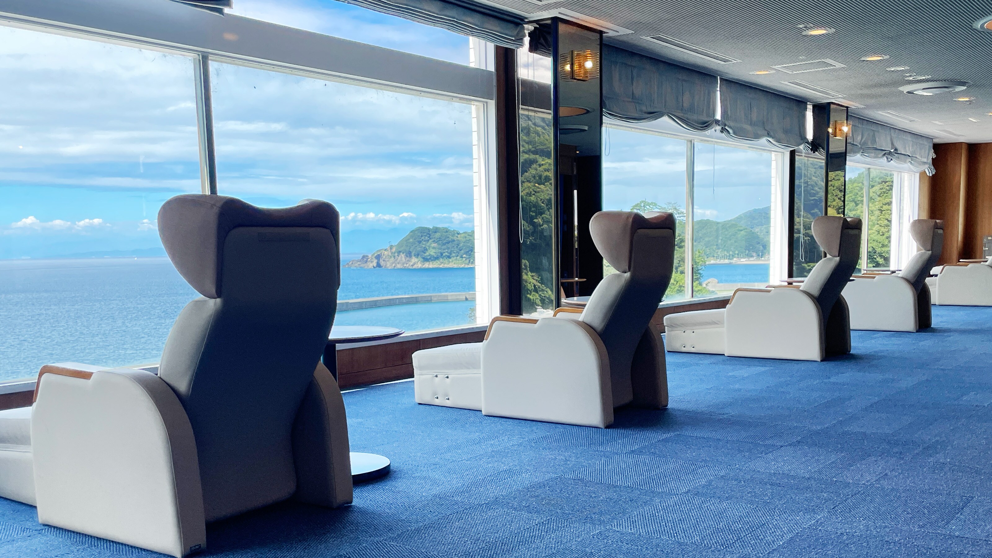 Top floor 10th floor lounge