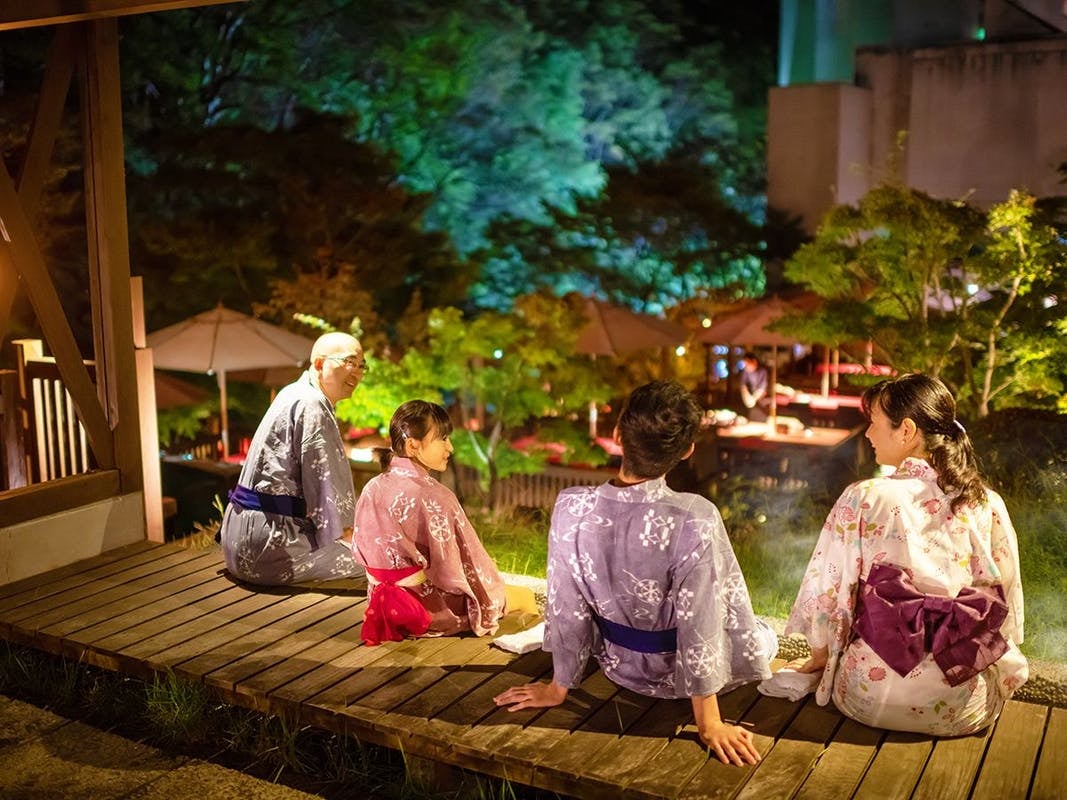 ■ [With an open-air bath that flows directly from the source] Japanese-style room 2 rooms ■ / Japanese 12 tatami mats + observation bath + tsubo garden