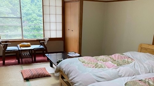 Annex ■Japanese-style room with 10 tatami mats and twin beds (non-smoking)■