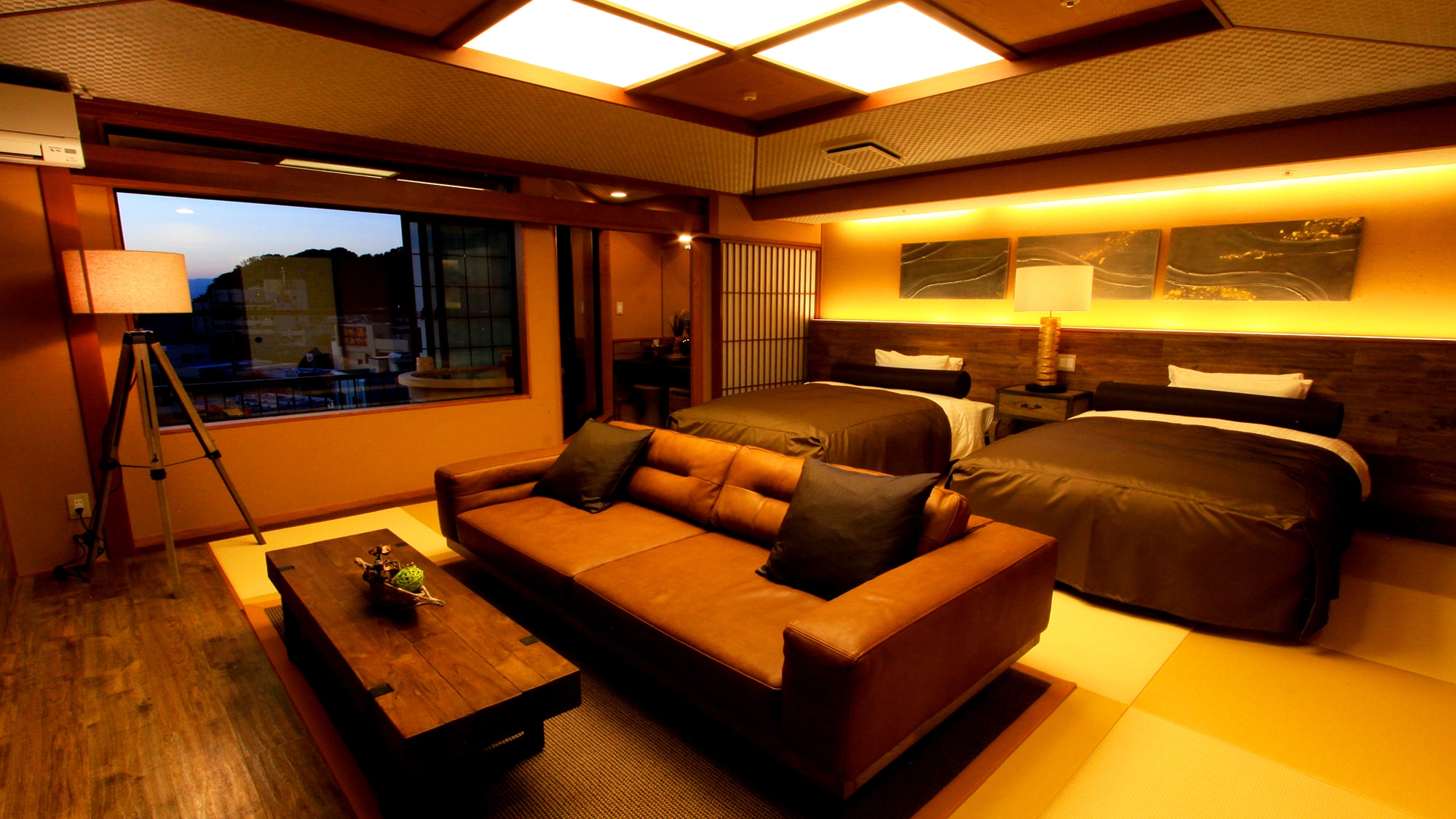 Japanese-style bed room with open-air bath "Shion/Suiren"