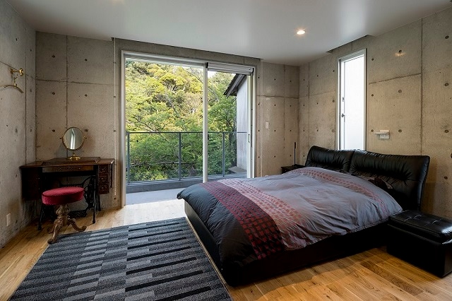 2nd floor bedroom